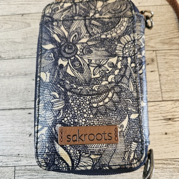 Sakroots Artist Circle Crossbody Phone case/Wallet Blue White Floral Mosaic - Picture 2 of 8